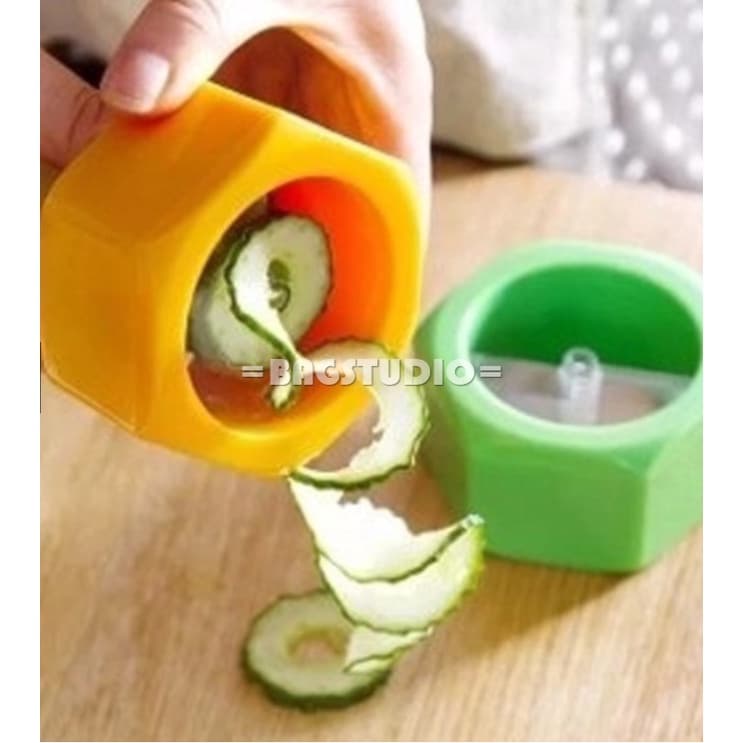 Descascador/Apontador Decorativo Cortador  De Legumes e  Frutas Plástico - Pepino e Cenouro ( vários legumes e frutas )