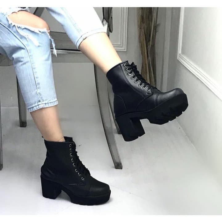 Coturno Feminino Bota Confort Tratorado Cano Curto