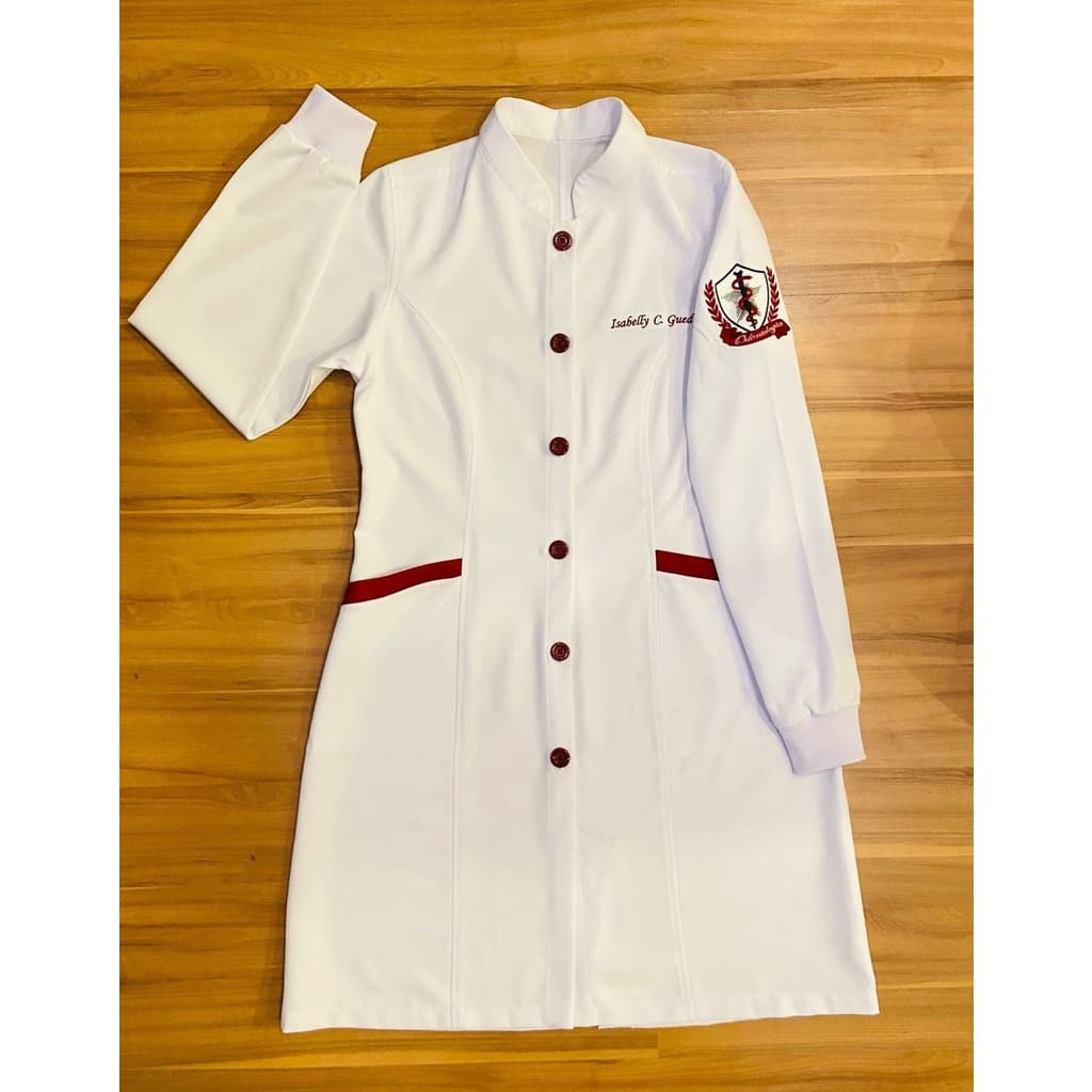 Jaleco Feminino Gola Padre Bordado nome e logo