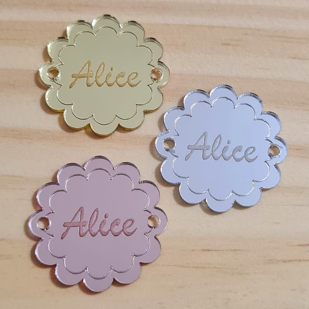 TAGS / Etiquetas Plaquinhas de Nomes Apliques Acrílico 3cm - ESCALOPE (Todas Iguais)