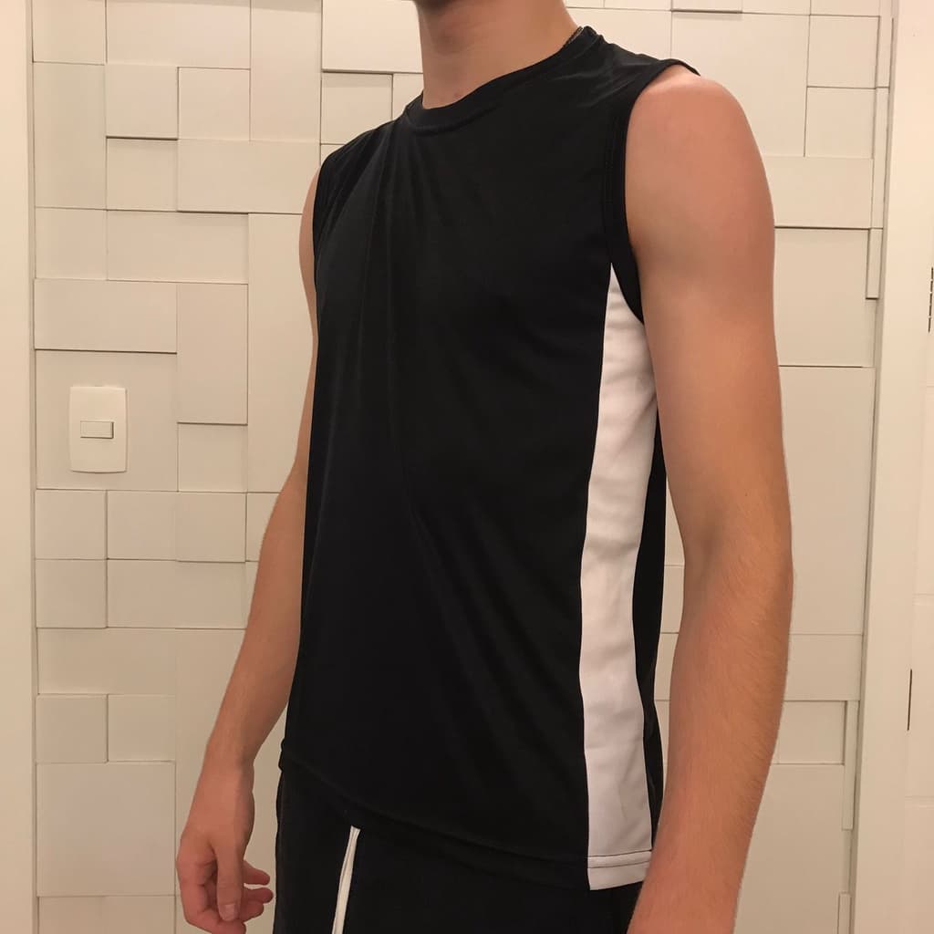 Regata Machão Dry Fit com detalhe lateral | Academia | Treino | Esportes