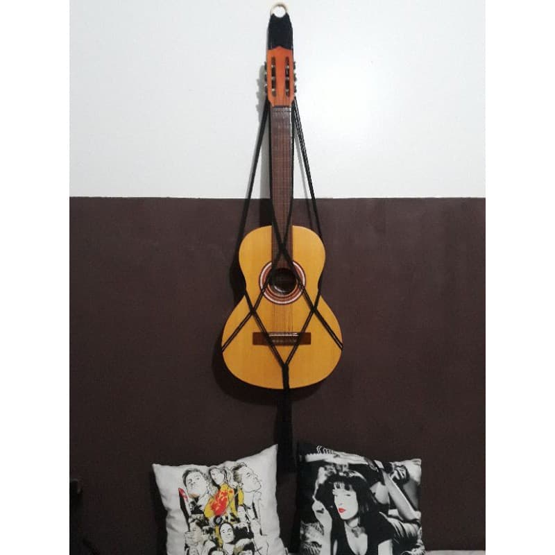 Suporte de violão em macramê..