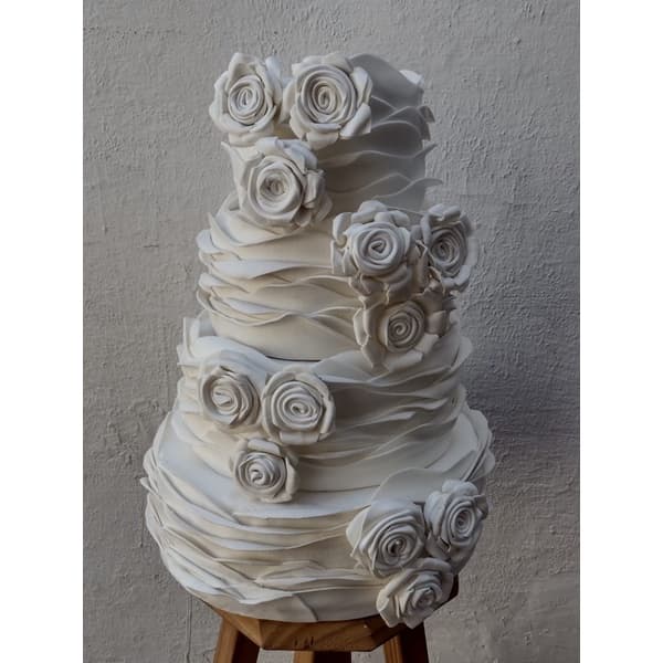 bolo fake casamento flores