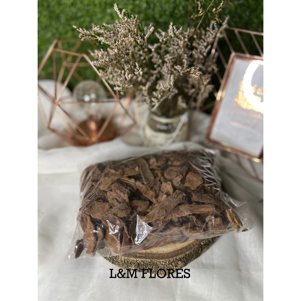 Cascalho/Casca de Pinus 240g ideal para complemento de arranjos e decoração de casamento, trabalho e eventos