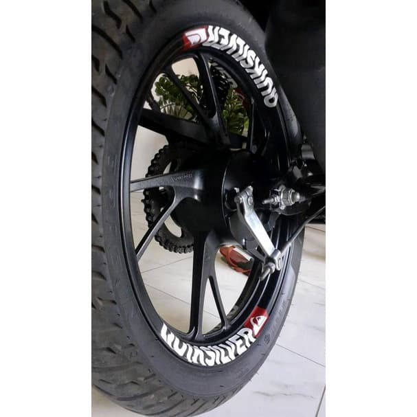 Kit Com 8 Adesivos Quiksilver Roda De Liga 30x3,5cm + Brinde