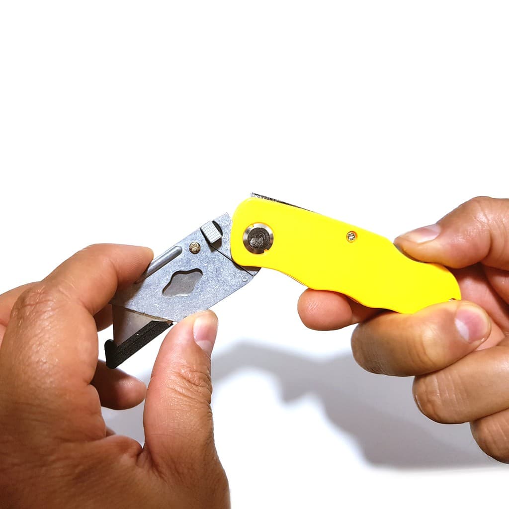 Estilete Segurança Dobrável Profissional + 3 Lâminas Trapezoidal + Porta Lâminas