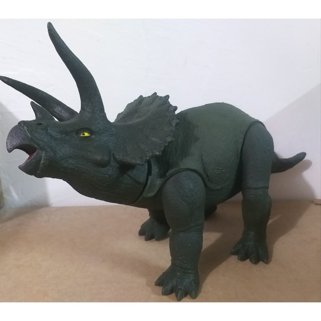 Dino Runter Triceratops lindo dinossauro acompanha Cards Exclusivo