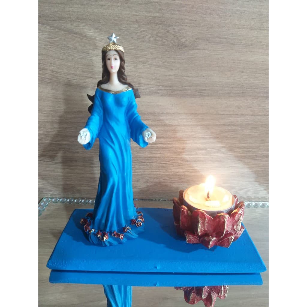 Iemanjá na base com porta vela e incensário em Resina