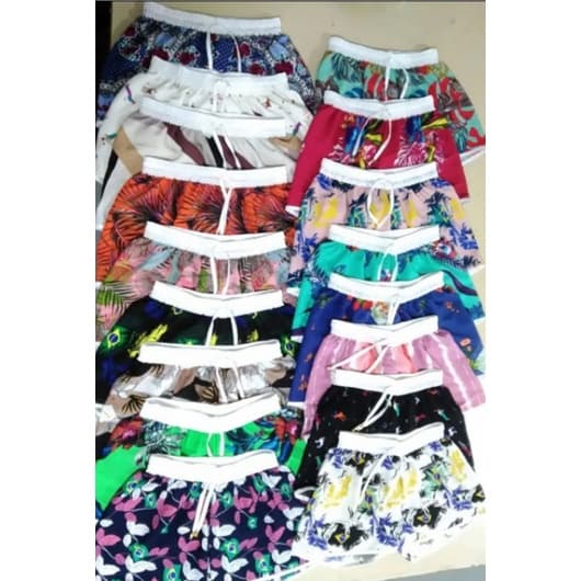 Um Short Feminino Estampado Floral Viscose Praia Casual Treino Corrida so tem cor branco promocao