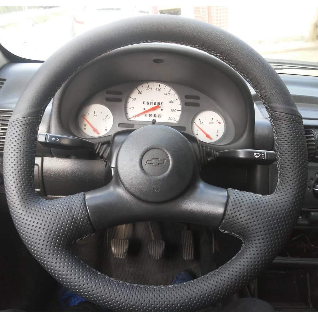 capa de volante costurada corsa wind/classic