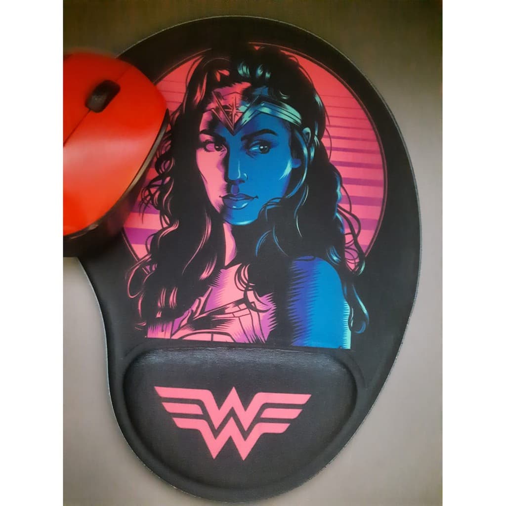 Mouse Pad Ergonômico com apoio de punho: Mulher Maravilha