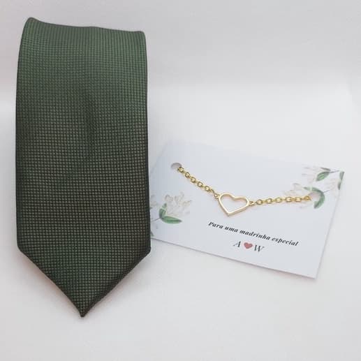 kit padrinho com pulseira para madrinha e gravata cor verde oliva para casamento