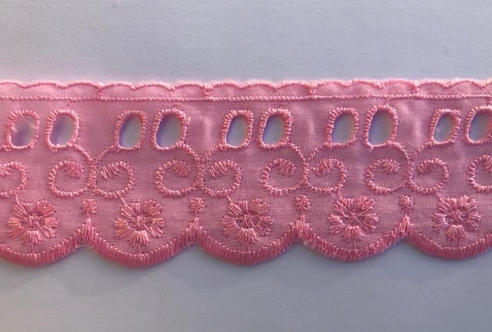 Renda Passa Fita de Broderi Rosa 5 cm,pra decoração artesanato roupa