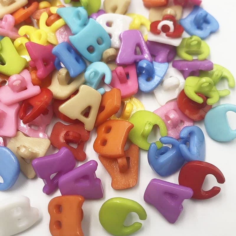 100 Peças 14mm Lotes Mix Letras ABC Botões De Plástico Artesanato De Costura Infantil PT47