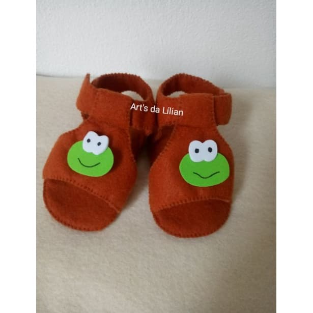 Sandália masculina em feltro.