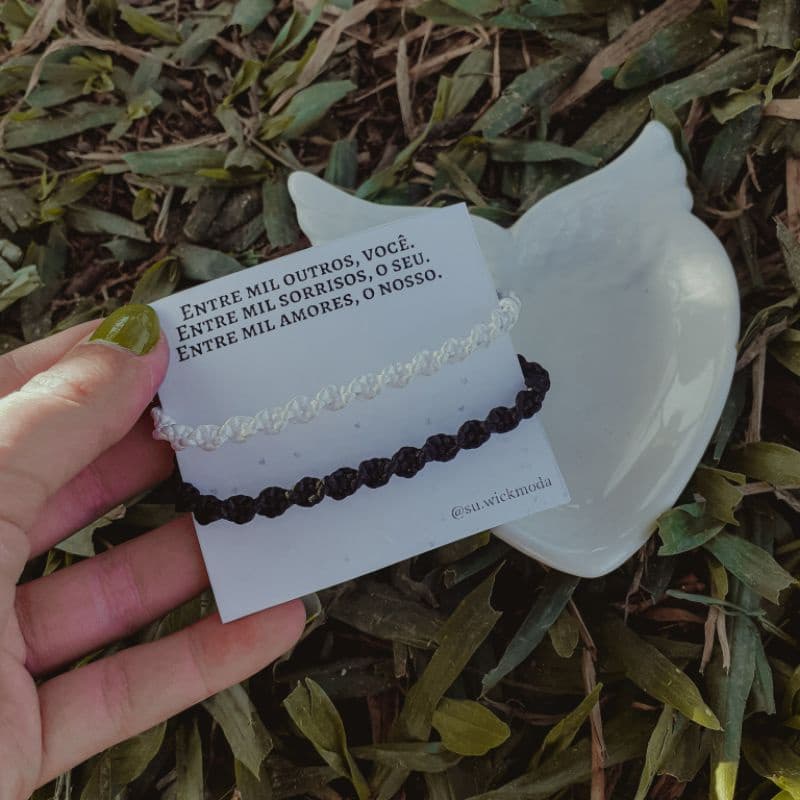 Pulseira de Casal - Entre Mil Amores, o Nosso - Minimalista / Preto e Branco - Presente dia dos Namorados