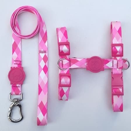 Peitoral H Anti-Puxão para Cachorros - Rosa Quadriculado com Detalhes em Rosa