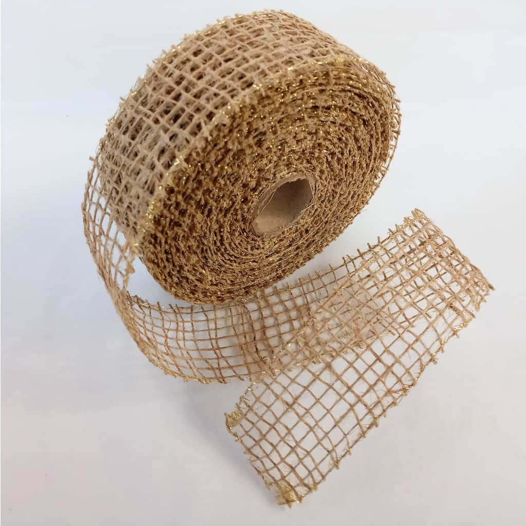 Rolo fita de juta natural trama aberta c/fios dourado 5cm com 9,5 metros, com brilho, natural, rolo de juta para laço