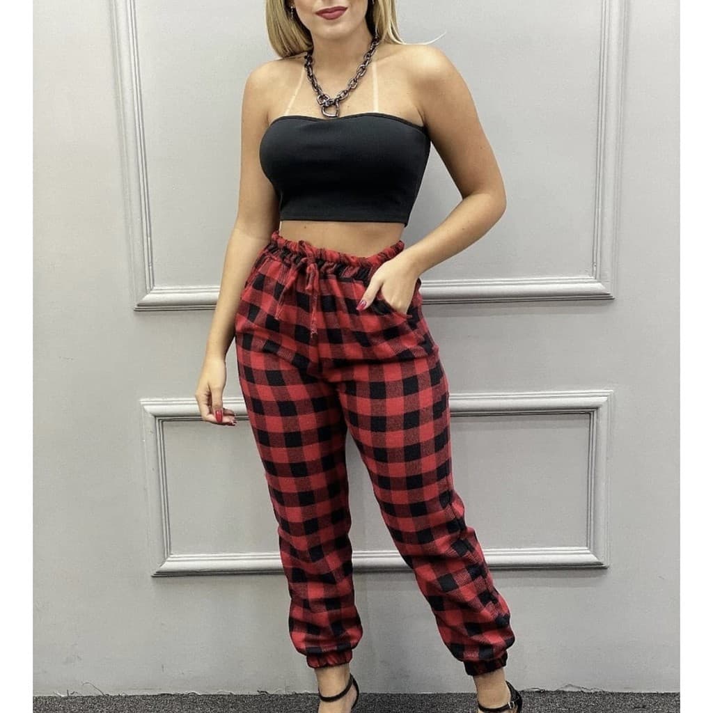Calça feminina modelo jogger estampa xadrez