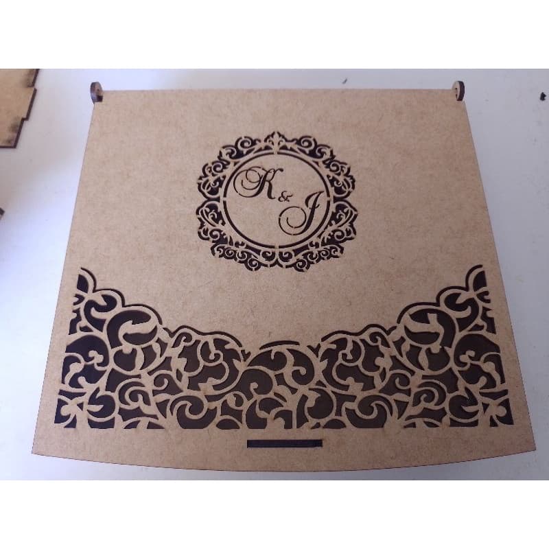 2 Caixa para presente personalizadas em MDF crú.