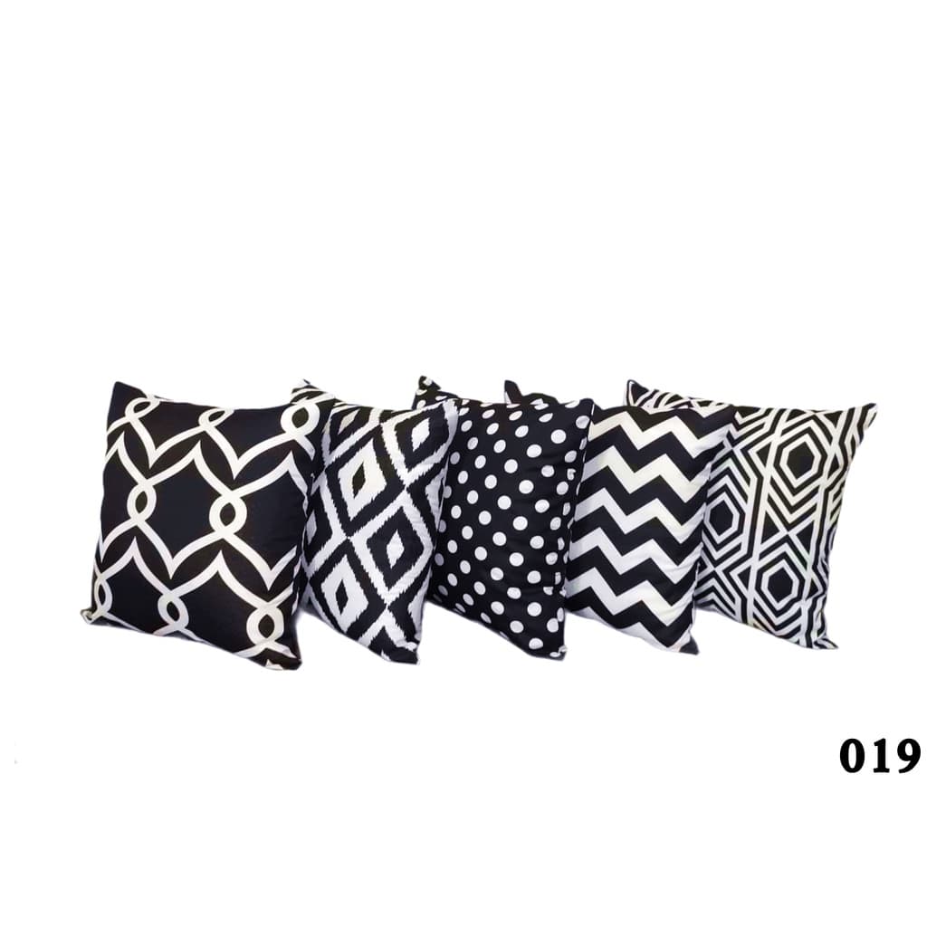 Kit Com 5 Capas De Almofadas Decorativas Lisas e Estampadas Geométricas 019 45X45