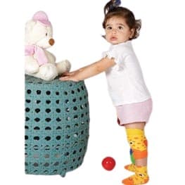 Kit Joelheira e meia cano alto para bebê engatinhar infantil com antiderrapante Duck