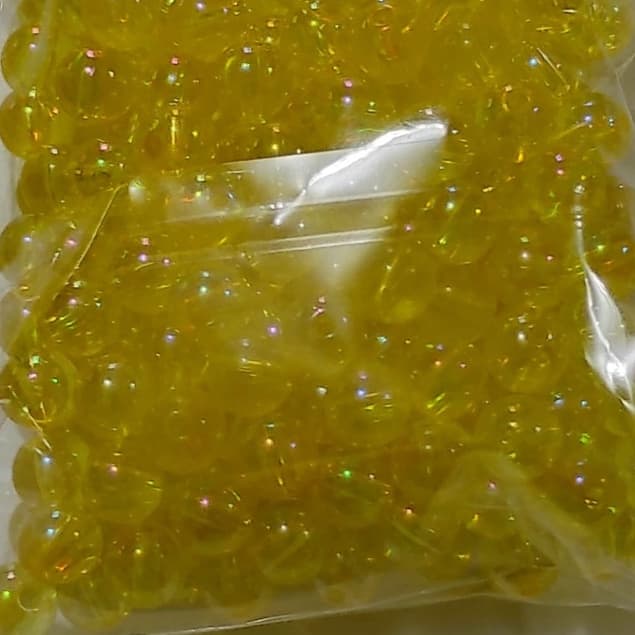 Pérola acrílica 8mm amarela / holográfica bola de sabão com  furo pacote com aprox. 200 pçs.