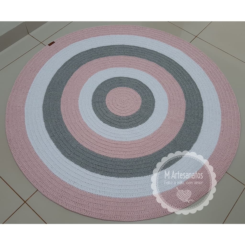 Tapete de crochê redondo branco, rosa bebê e cinza quarto infantil