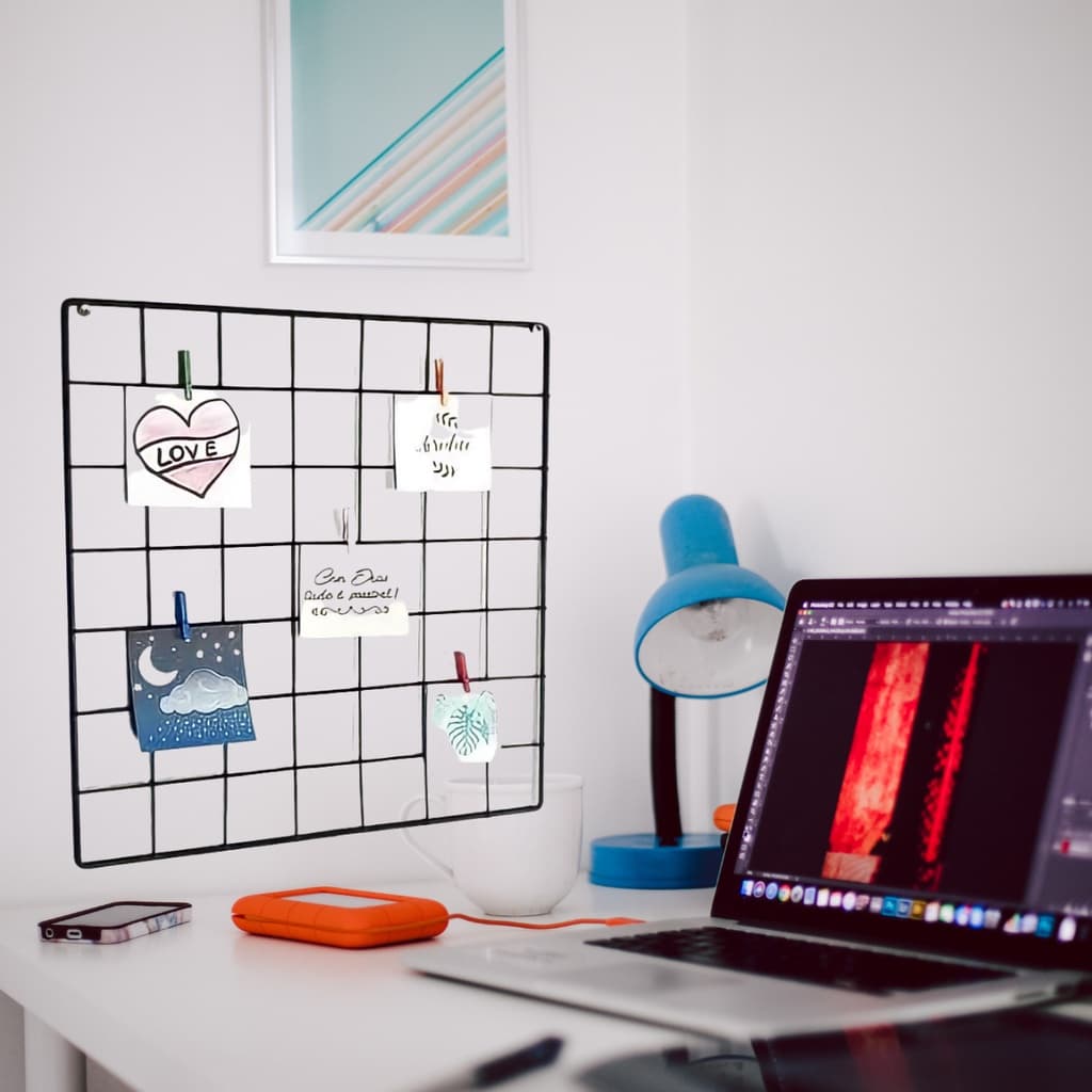 Memory Board, Painel De Fotos, Mural De Recados, 30x30 cm, 06 Mini Pregador, Preto, Branco