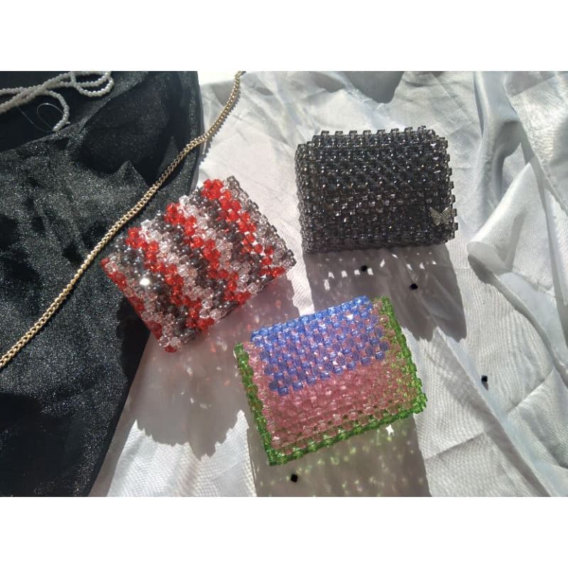 Beaded bag colorida zigzag e preta  (Pochete / Porta cartão/ bolsa) / Pochete de miçangas bolsa 2x1 / Modelo Maxi mini e Yato mini
