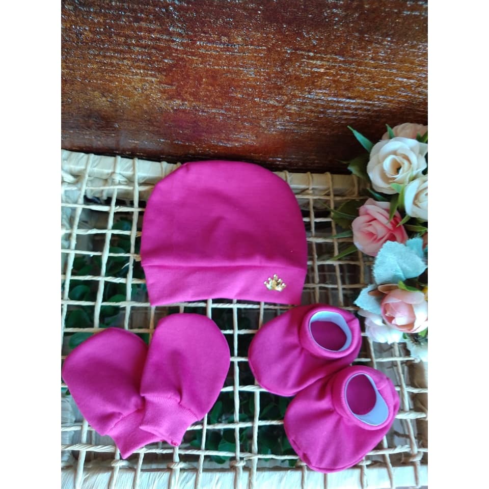Kit recém nascido  Touca + Par de Luvas + Par de Sapatinho meia bebê 100% Algodão Antialérgico  bebê