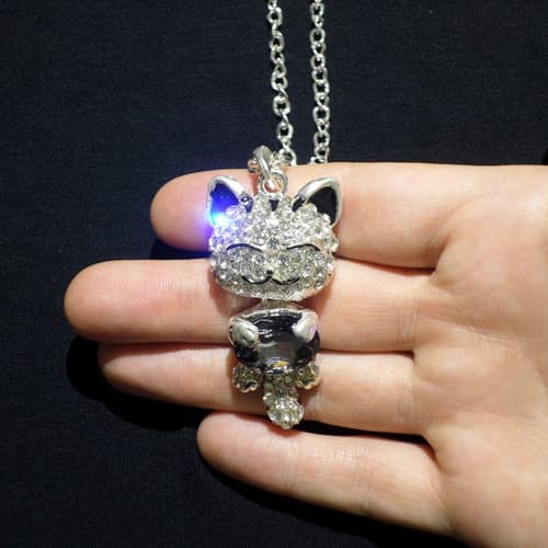 Colar Gatinho 3d Com Cristal E Strass Gato Prateado Cordão Pingente