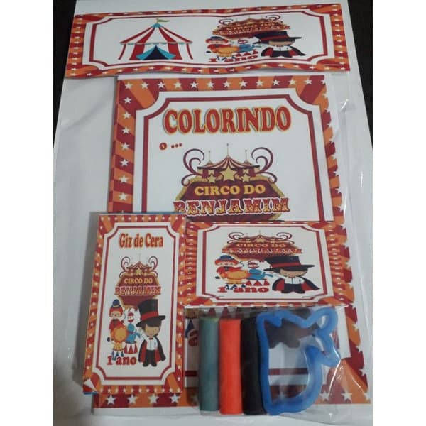 20 kits revistas de colorir + giz de cera + massinha de modelar personalizados no tema desejado