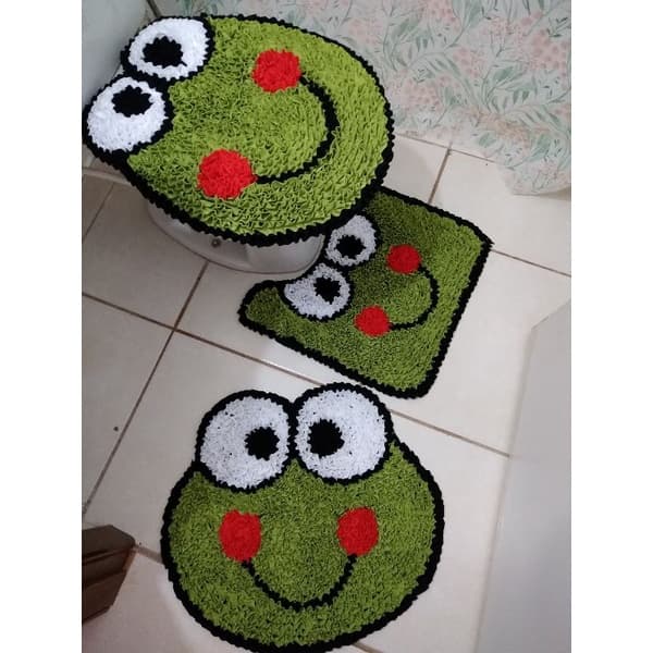 Conjunto de tapetes de banheiro Sapinho (frufru - decoração artesanal)