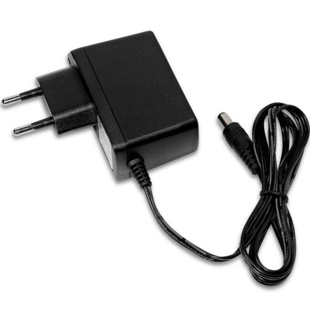 ORIGINAL Fonte Eletrônica Chaveada Bivolt, Full Range Automática 12V 2.5A. Corrente Máxima: 2.5A. Protege contra oscilações e ruídos de rede. Entrada de 100VAC a 240VAC. Segurança para os equipamentos. Utilizada em CFTV para mini câmeras 12V. 50/60Hz.