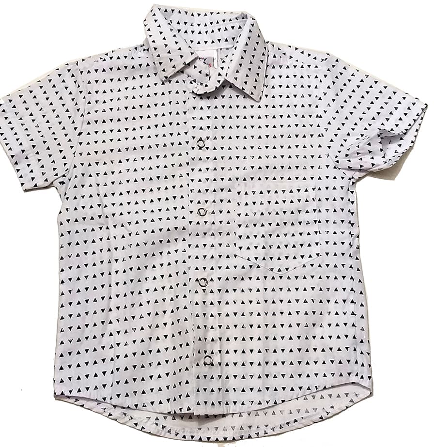 Camisa Social Triangulos Azul Manga Curta Infantil Menino