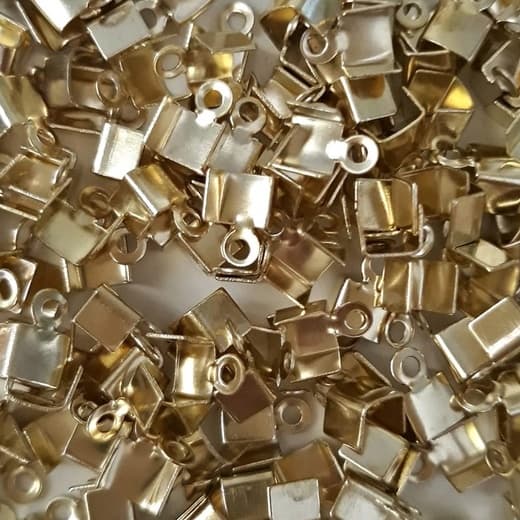 Terminal quadrado 4 mm dourado 50 pçs para bijuteria artesanato - Planeta das artes
