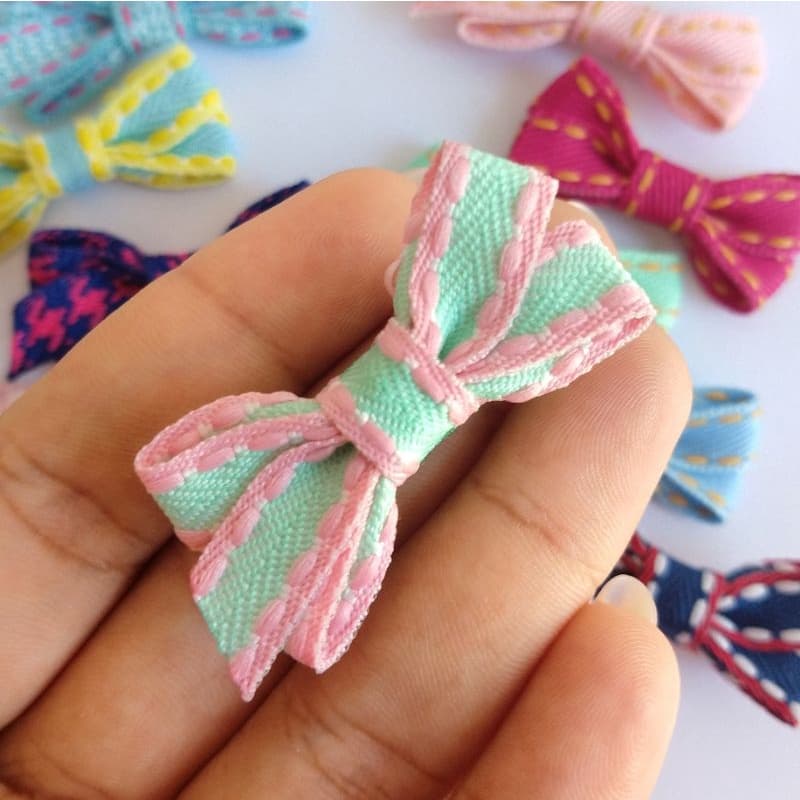 Mini lacinho Milena (presilha de 3,5 centímetros) presilha para bebê lacinho jeans