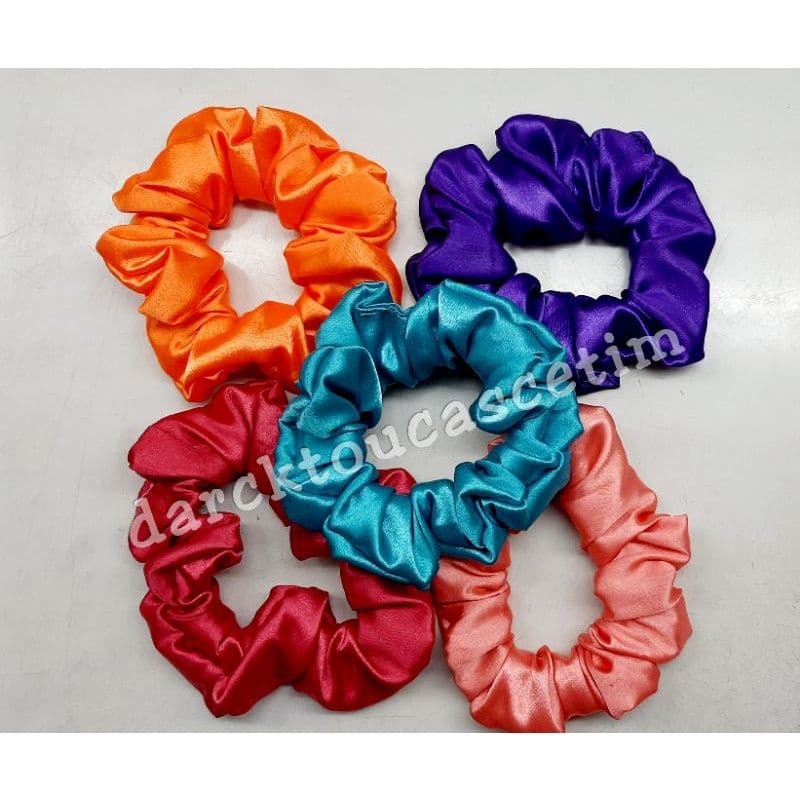kit 10 xuxinha de Cetim Scrunchie de cetim amarrador de cabelo elástico de cabelo sem opção de cores