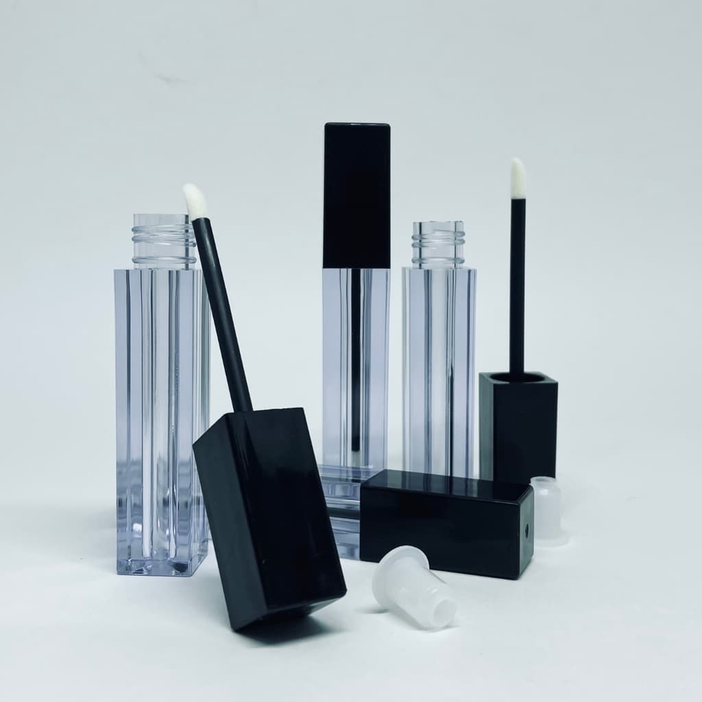 Promoção Kit Atacado 25 Batons Gloss Brilho Lábios 4,5ml Uso Profissional Salão de Beleza
