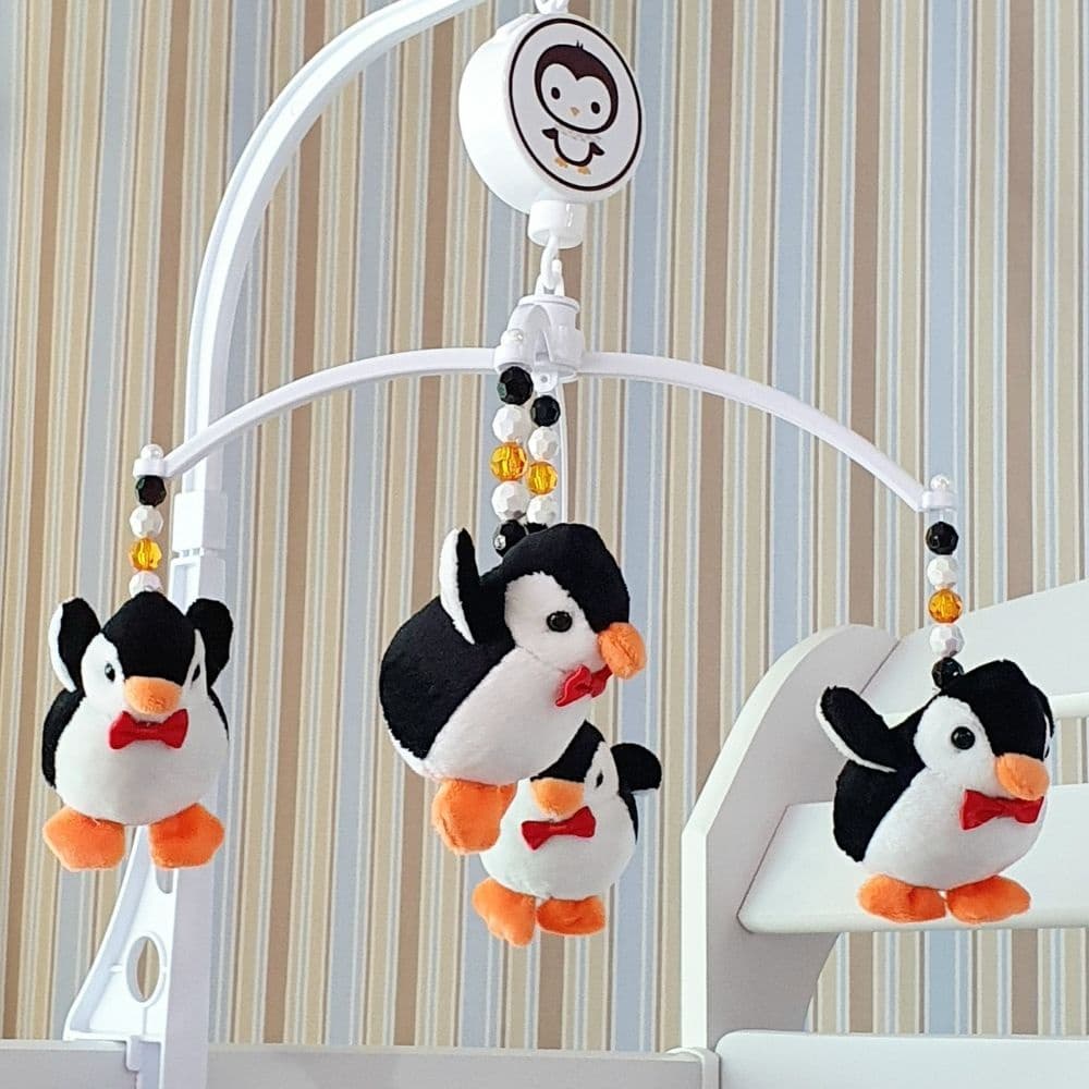 Móbile para Berço Bebê Musical E Giratório Pinguim