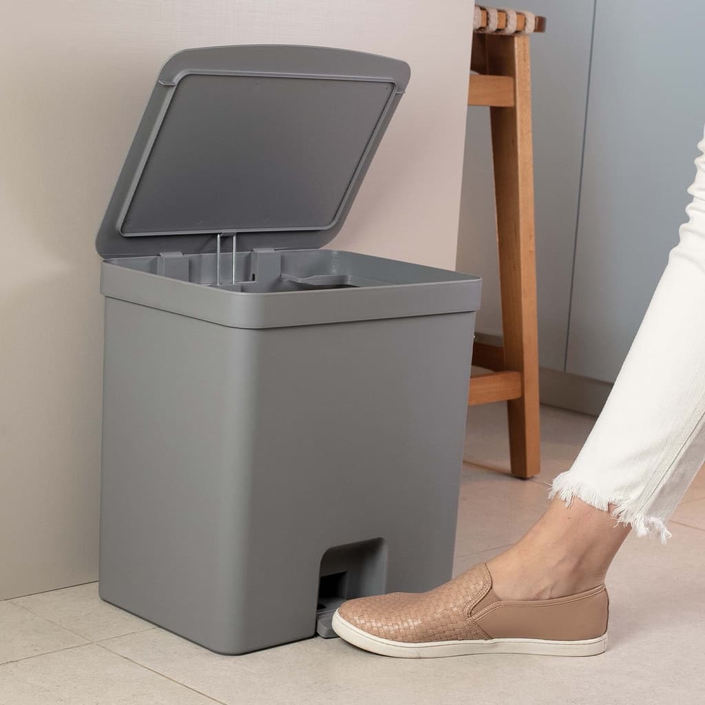Lixeira Pedal 20l Trium Com Aro Para Saco Cozinha Escritorio