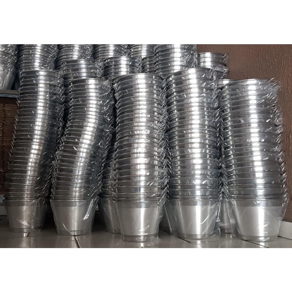Kit Com 15 Baldes De Gelo Em Aluminio Acomodar 6 Litros Em Volume Garrafas E Gelo