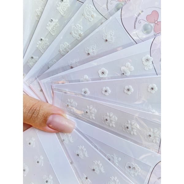 100 adesivos para unhas,modelos brancos com aplicação de pedraria artesanais 3D