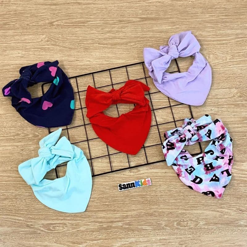 Kit Bebê Menina Babador Impermeável e Turbante