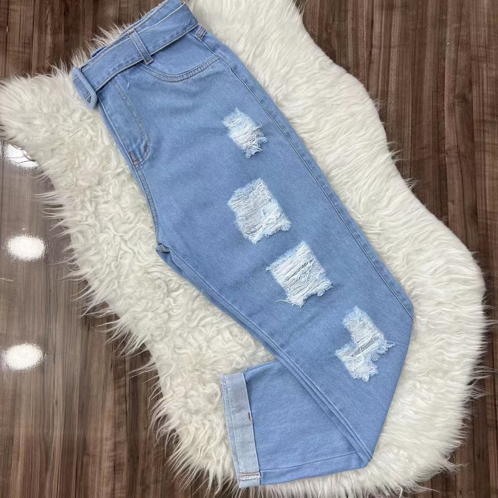 Calça Mom Jeans Rasgada Destroyed Com Cinto