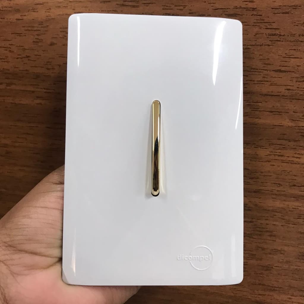 CJ INTERRUPTOR SIMPLES VERTICAL COM SUPORTE 4X2 - DICOMPEL NOVARA BRANCO GOLD - DNV1200-1BRGD
