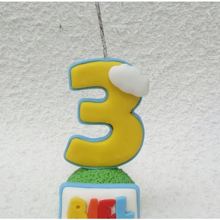 Vela Três palavrinhas /Topo Três palavrinhas /Vela de biscuit Três palavrinhas /Vela Deus é amor /Topo Deus é amor