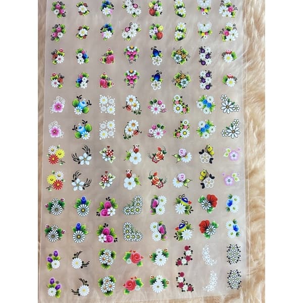 Cartelão de Adesivos de Unhas 3D Margaridas e Florzinhas Delicadas com 96 unidades