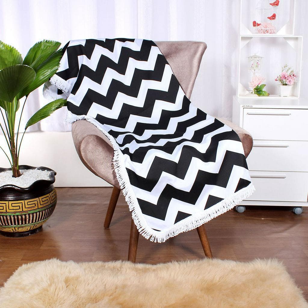 Manta para Sofá Preta Chevron 1,50m x 1,50m com Franja - Tecido Jacquard
